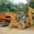 Caricare escavatore su un camion