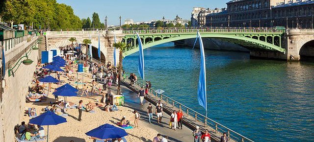 Anche Parigi adesso ha la sua spiaggia!