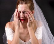 Uomo dimentica la neosposa dal benzinaio