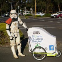 Stormtrooper raccoglie fondi per le strade