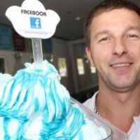 Arriva il gelato al gusto Facebook