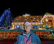 Casa tedesca decorata con 450 mila luci