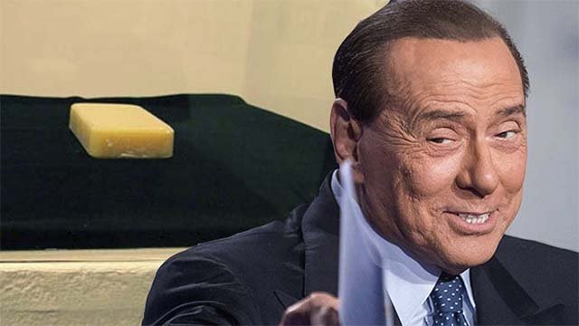 In un museo la saponetta fatta col grasso di Berlusconi
