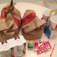 Busta di soldi anzichè il menù McDonald's