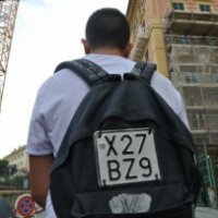 Targa sullo zaino in una ZTL, multato!