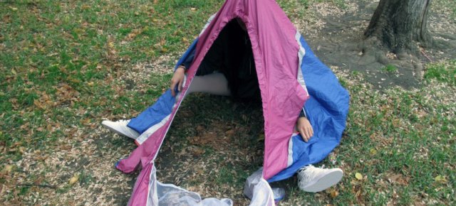 Le scarpe che si trasformano in tenda