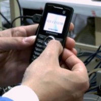Lo smartphone che si ricarica con la pipì