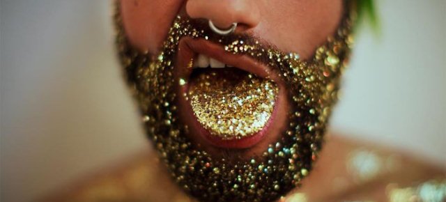 Nuova tendenza: la barba glitterata