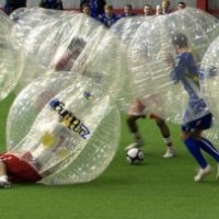 Il calcio nella bolla, ecco un nuovo sport