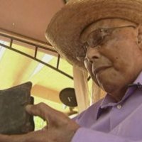 Gli viene restituito il portafogli dopo 70 anni