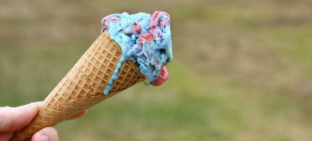 Il gelato che cambia colore sciogliendosi