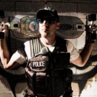Joel, il primo poliziotto sullo skateboard