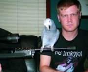 Il pappagallo che canta death metal