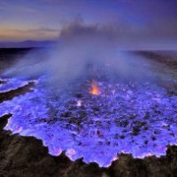Il vulcano dalla lava blu