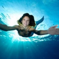 Lascia lavoro e diventa sirena