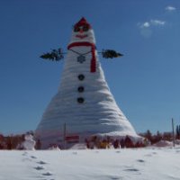 Un pupazzo di neve gigantesco