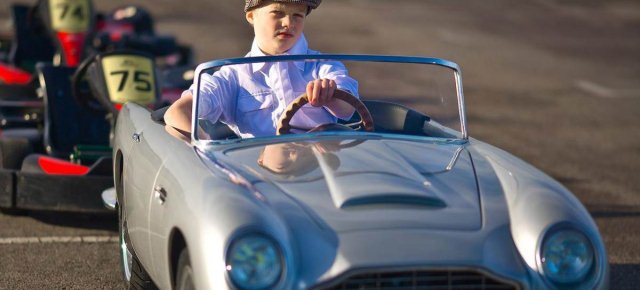 Una Aston Martin per bambini a 25.000€