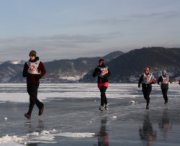 Una maratona su un lago ghiacciato