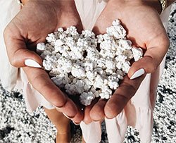 La spiaggia che sembra fatta di popcorn