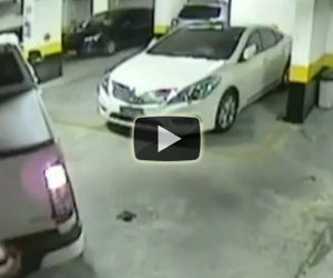 Automobilista crea il suo parcheggio