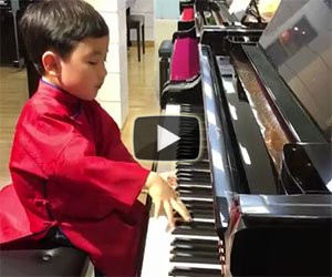 Questo bambino di 5 anni è la nuova stella della musica