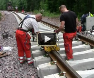 Ecco come vengono riparate le ferrovie in Svezia. Pazzesco!