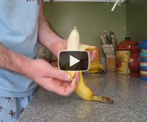 Ecco come sbucciare le banane