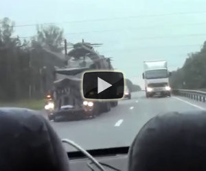 Epico camion Mad Max in Russia