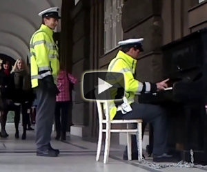 Il poliziotto pianista di Praga