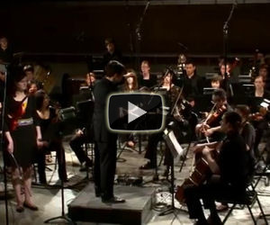 Un'intera orchestra suona Bohemian Rhapsody dei Queen