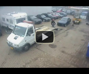 Auto sul camion fail