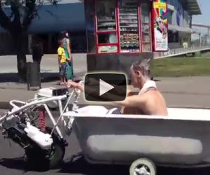 Vasca da bagno motorizzata va in giro