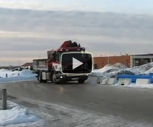 Derapata di un camion sul ghiaccio