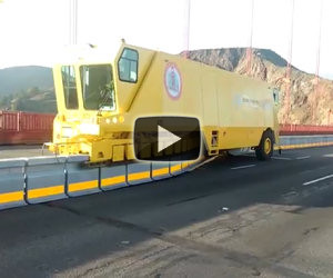 Ecco come spostano le barriere autostradali in pochi minuti