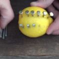 Ecco come accendere un fuoco usando un limone