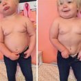 La bimba cerca di infilarsi i jeans attillati: risate assicurate!