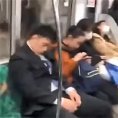 Scherzi bastardi da fare in metropolitana agli amici