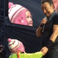 Bruce Springsteen regala ad una bimba un momento indimenticabile