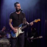 Adam Levine canta e suona un capolavoro di Prince