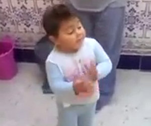 Bimbo di 2 anni balla il flamenco