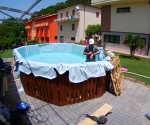 Ecco come costruire una piscina economica in pochissimo tempo!