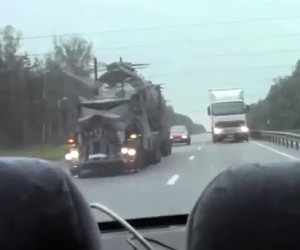 Epico camion Mad Max in Russia