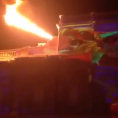 Un incredibile show di luci su un edificio per festeggiare il nuovo anno