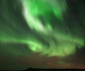 Sta filmando una forte aurora boraele, ecco cosa succede poco dopo