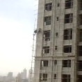 In India gli operai che costruiscono un palazzo lavorano così...