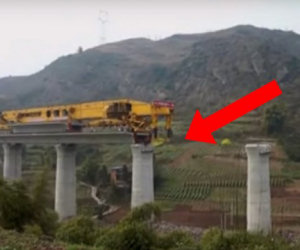 Ecco una gigantesca macchina in grado di costruire i ponti