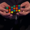 Ecco ciò che questo mago è in grado di fare con un cubo di Rubik