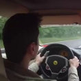 Effettua un test drive con una Ferrari F430 e quasi la distrugge