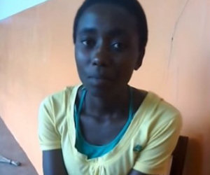 Una ragazza africana inizia a cantare ed è più brava di una star