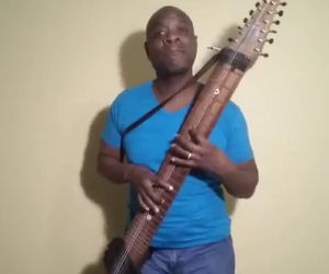 Pochi lo conoscono ma il suono del Chapman Stick è formidabile